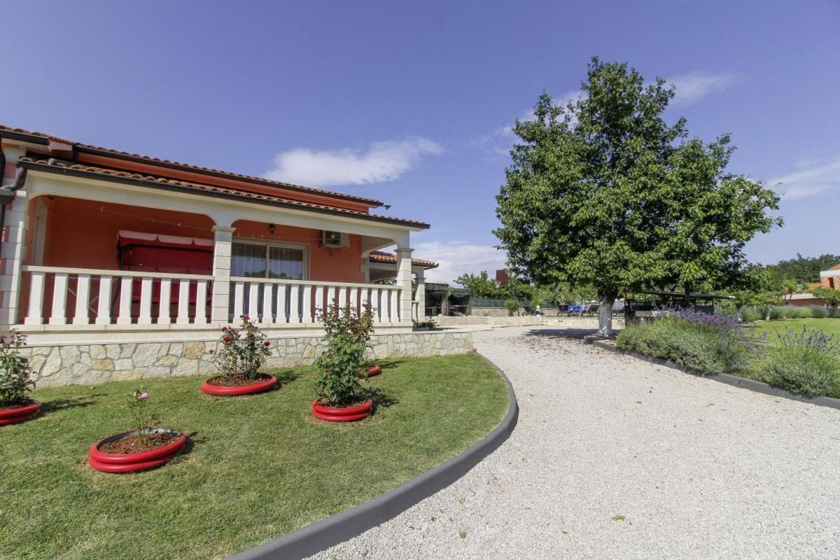 Villa Linda In Lovrinici Pazin Esterno foto